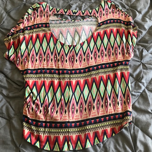 Patterned Top - Picture 3 of 3